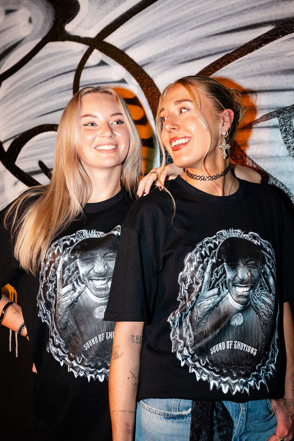 T - Shirt "Chrissyjeey" Schwarz